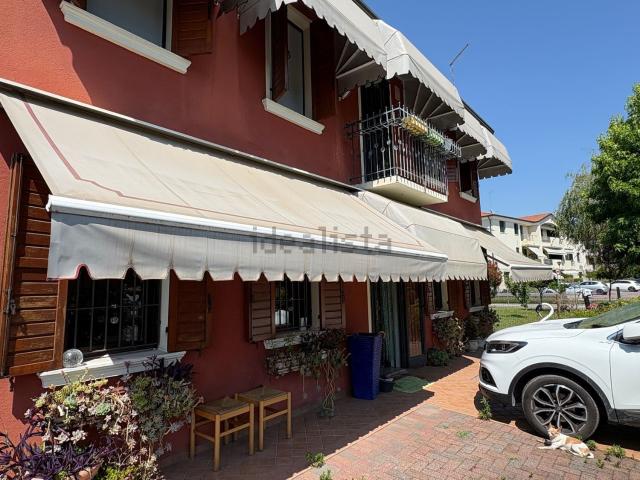 Case e ville in vendita di 150 m² in Via Bacchina, 12