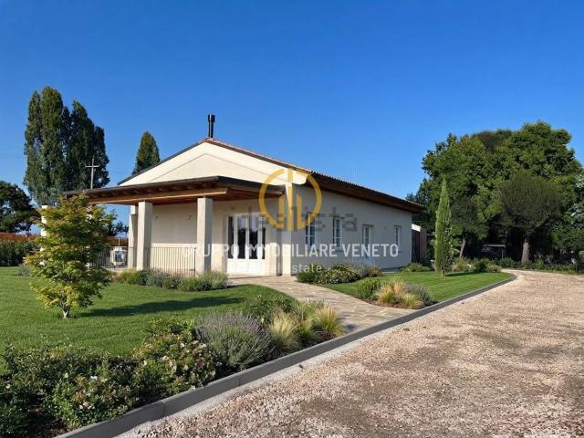 Case e ville in vendita di 150 m² in Via Belvedere, 5
