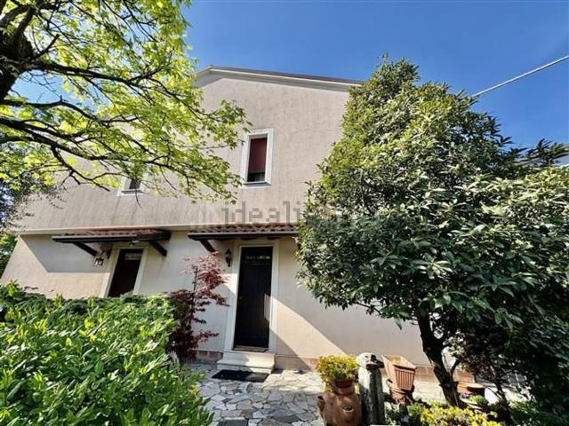 Case e ville in vendita di 150 m² in Via Brenta