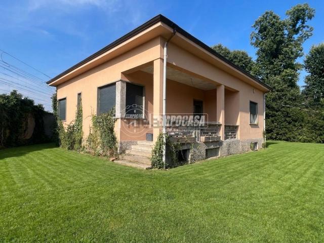 Case e ville in vendita di 150 m² in Via Goffredo Mameli, 36