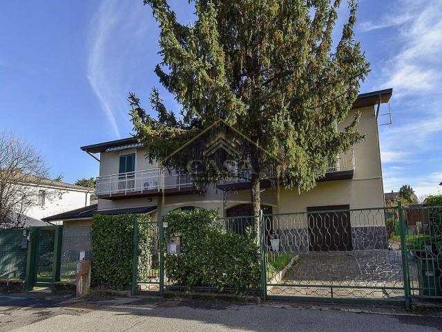 Case e ville in vendita di 150 m² in Via Giovanni Pascoli, 5