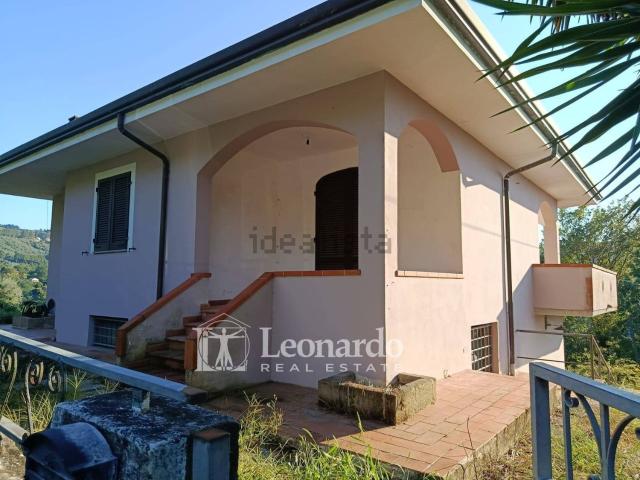 Case e ville in vendita di 150 m² in Via Grabbie