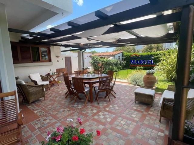 Case e ville in vendita di 150 m² in Via graviscani marina velca mare