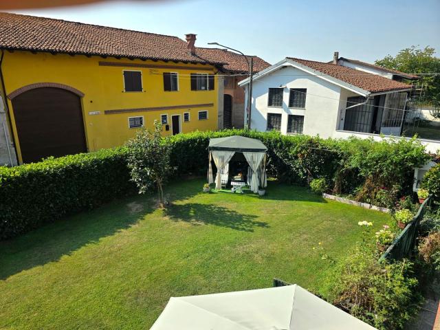 Case e ville in vendita di 150 m² in Via d&apos Acaja, 40