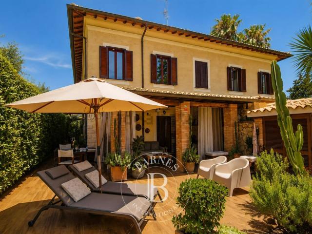 Case e ville in vendita di 150 m² in Via degli Aldobrandeschi