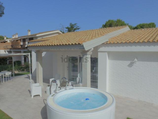 Case e ville in vendita di 150 m² in Via del Mare, 22