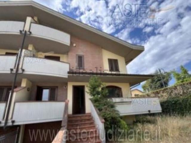 Case e ville in vendita di 150 m² in Via del Poggetto