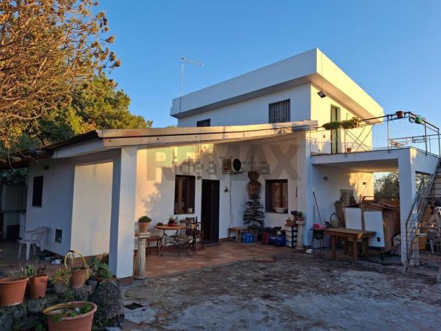 Case e ville in vendita di 150 m² in Via del Serbatoio, 5
