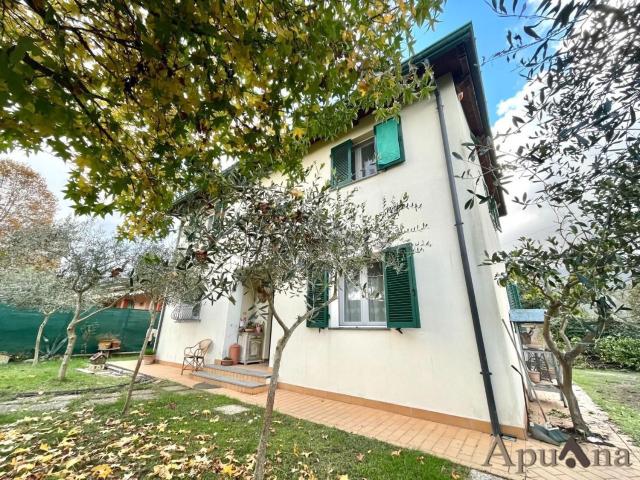 Case e ville in vendita di 150 m² in Via delle Prade