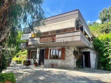 Case e ville in vendita di 150 m² in Via Demetrio Rontani