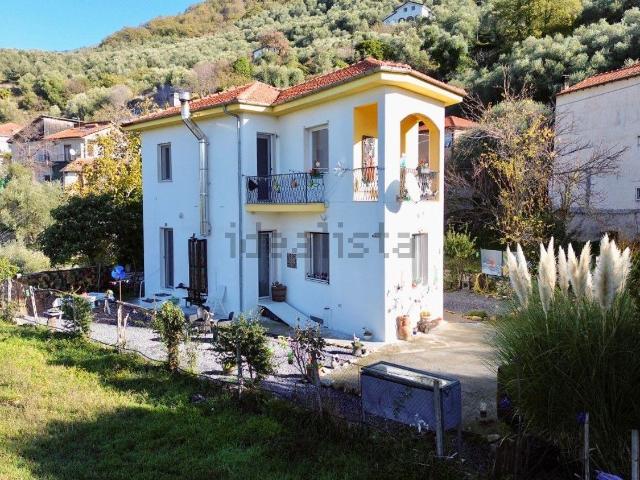 Case e ville in vendita di 150 m² in Via Edmondo De Amicis