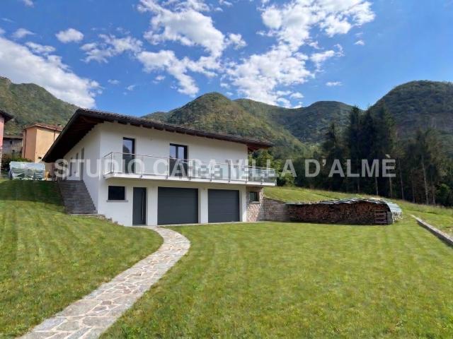 Case e ville in vendita di 150 m² in Via Ere