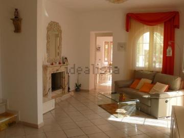 Case e ville in vendita di 150 m² in Via Foce