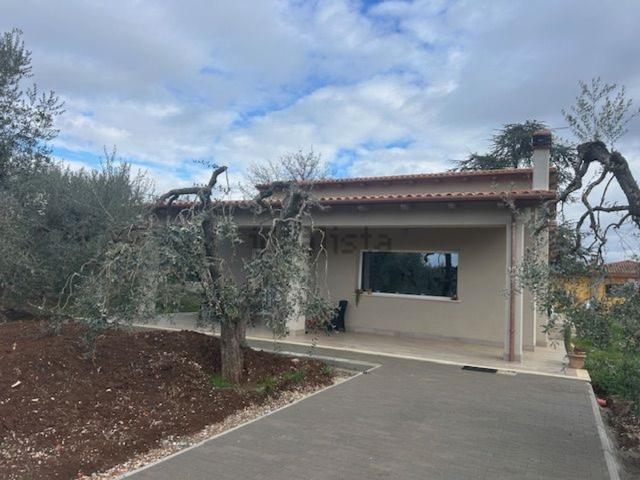 Case e ville in vendita di 150 m² in Via Firenze, 214