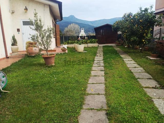 Case e ville in vendita di 150 m² in Via IV Novembre