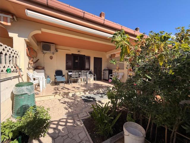 Case e ville in vendita di 150 m² in Via Orba