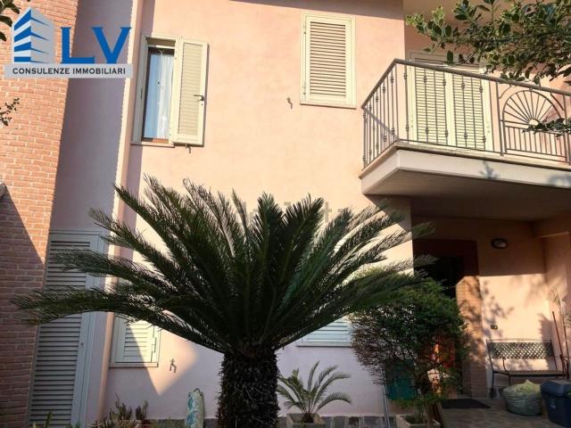 Case e ville in vendita di 150 m² in Via la Botte