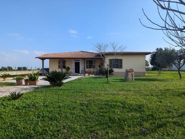 Case e ville in vendita di 150 m² in Via Lampione, 14