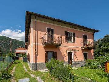 Case e ville in vendita di 150 m² in Via Moncenisio