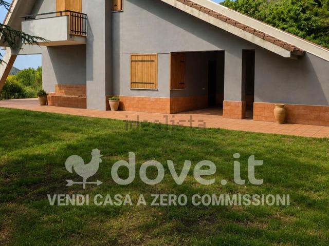 Case e ville in vendita di 150 m² in Via Monte Difeso, 13