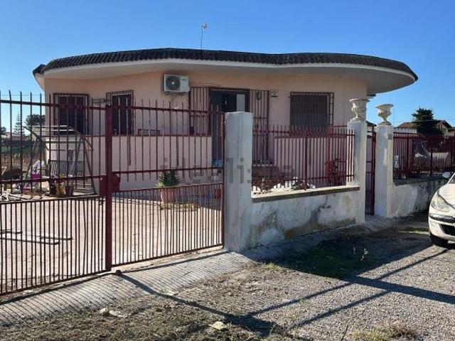 Case e ville in vendita di 150 m² in Via Monza