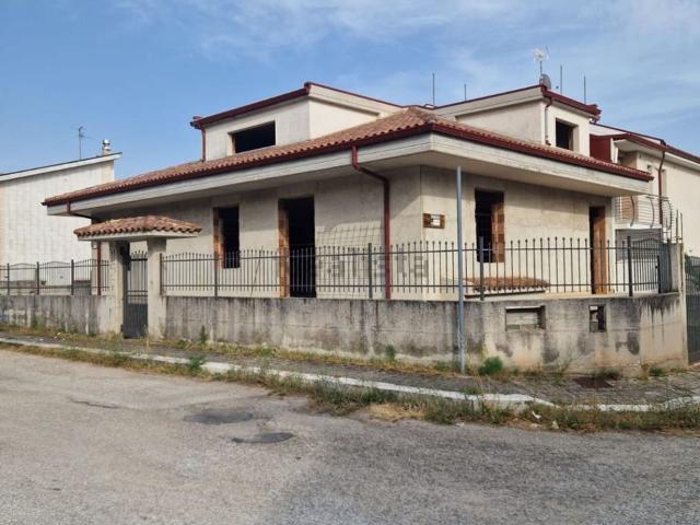 Case e ville in vendita di 150 m² in Via Martin Luther King
