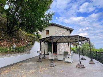 Case e ville in vendita di 150 m² in Via Novaglio