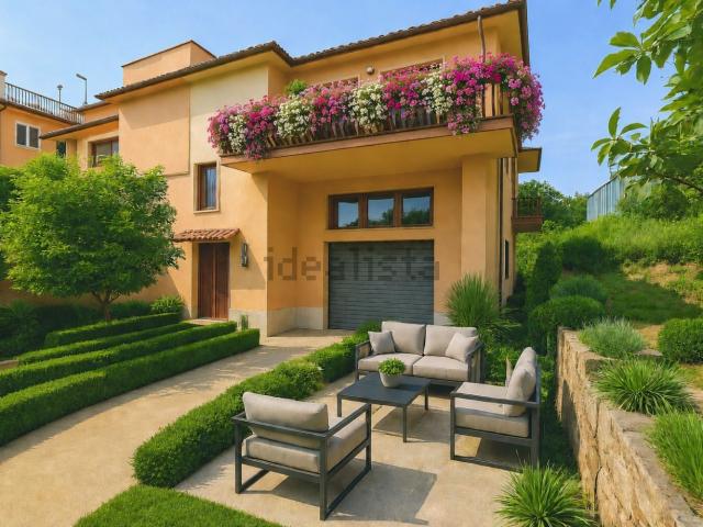 Case e ville in vendita di 150 m² in Via Salomone Morpurgo, 16
