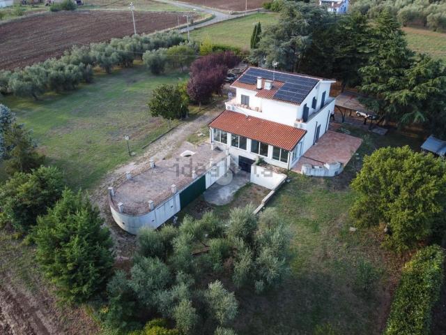 Case e ville in vendita di 150 m² in Via San Cataldo, 33