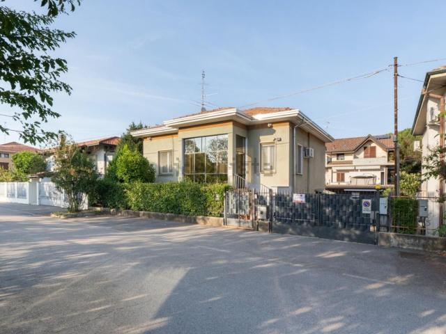 Case e ville in vendita di 150 m² in Via San Francesco d&apos Assisi, 7