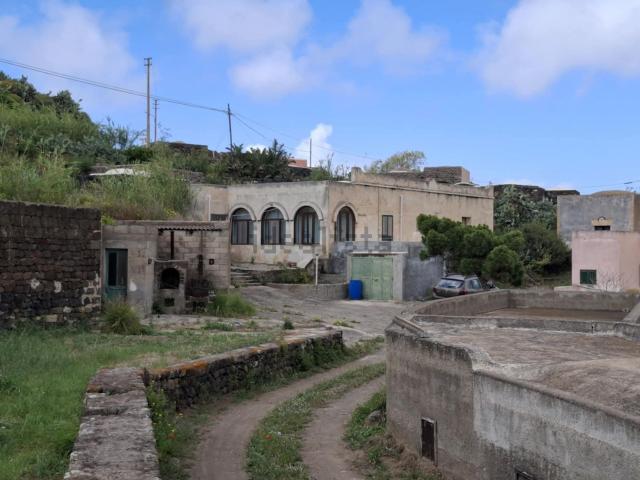 Case e ville in vendita di 150 m² in Via San Vito