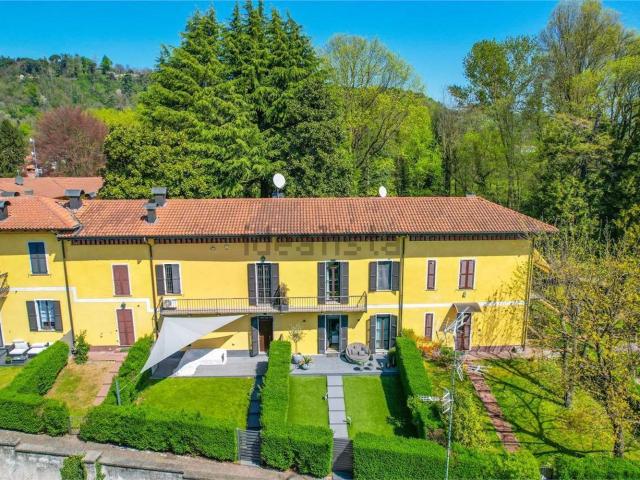 Case e ville in vendita di 150 m² in Via Sant&apos Anna, 23