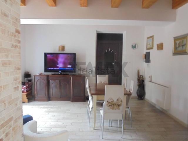 Case e ville in vendita di 150 m² in Via Silvio Pellico, 4