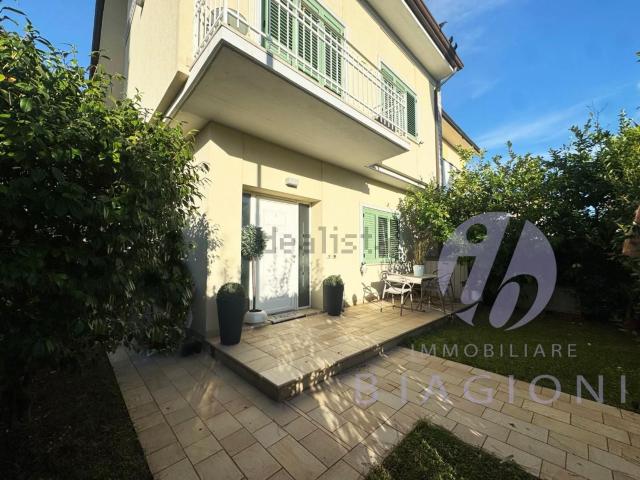 Case e ville in vendita di 150 m² in Via Stefano Franceschi, 12