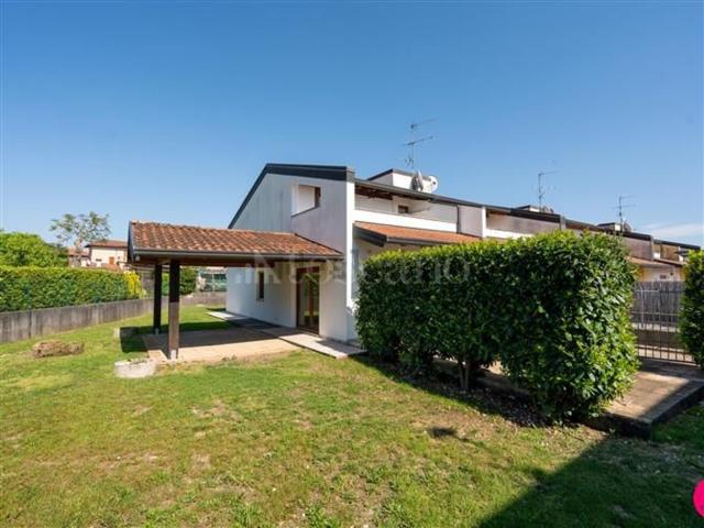 Case e ville in vendita di 150 m² in Via Strizzot