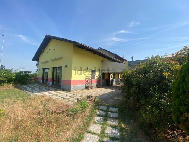 Case e ville in vendita di 150 m² in Via Poirino, 448