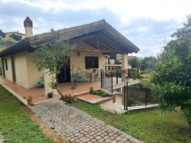Case e ville in vendita di 150 m² in Via Ponte Sodo