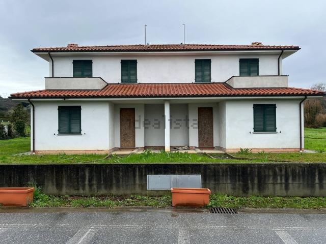 Case e ville in vendita di 150 m² in Via Provinciale Mammianese Sud