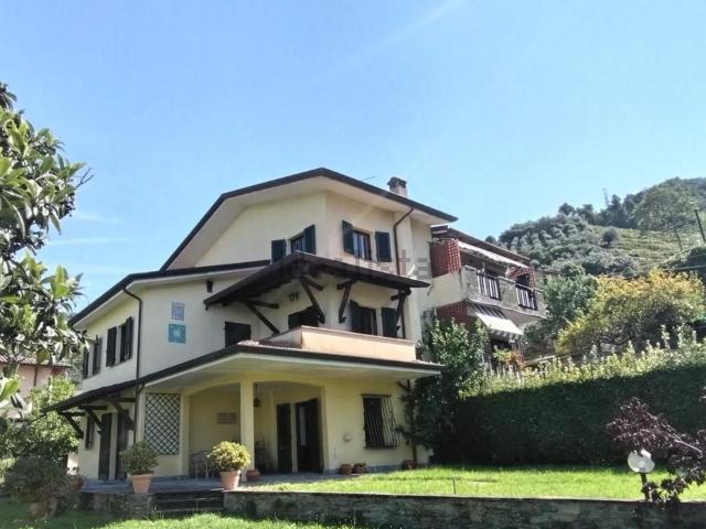 Case e ville in vendita di 150 m² in Via Roma