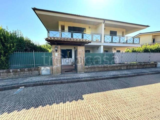 Case e ville in vendita di 150 m² in Via Terre dei Consoli