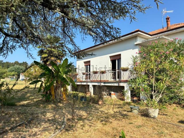 Case e ville in vendita di 150 m² in Via Ticinese
