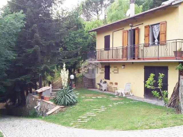 Case e ville in vendita di 150 m² in Via Trario, 1