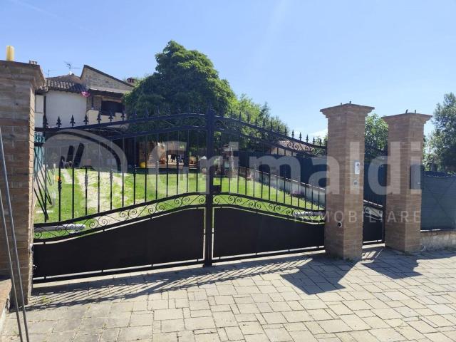 Case e ville in vendita di 150 m² in Via Valle, 1