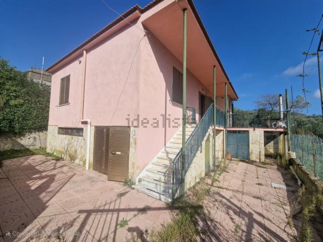 Case e ville in vendita di 150 m² in Via Vicito, 1