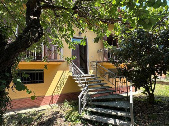 Case e ville in vendita di 150 m² in Via Villa, 130