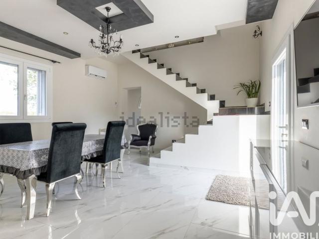Case e ville in vendita di 150 m² in Via XXIV Maggio, 185