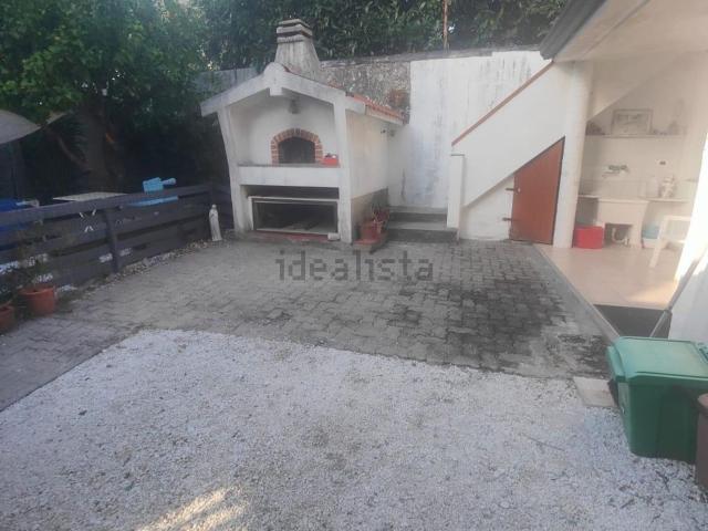 Case e ville in vendita di 150 m² in Viale Eugenio Chiesa