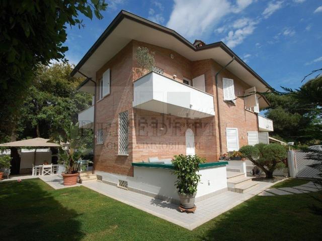 Case e ville in vendita di 150 m² in Viale Roma, 129