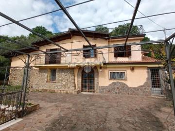 Case e ville in vendita di 150 m² in Contrada Puglia, 24