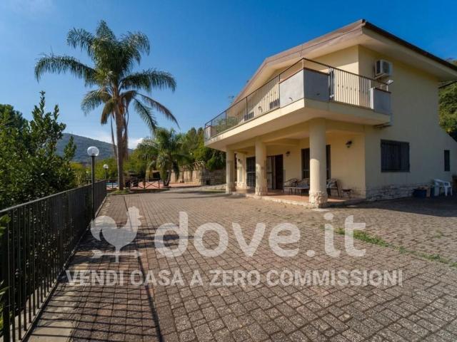 Case e ville in vendita di 150 m² in Contrada Santa Caterina